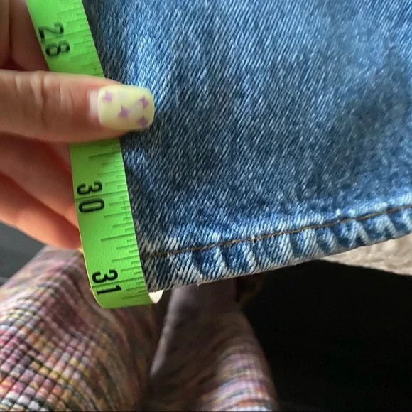 [LEVIS] VINTAGE 585 LIGHT MEDIUM WASH JEANS - Picture 9 of 10